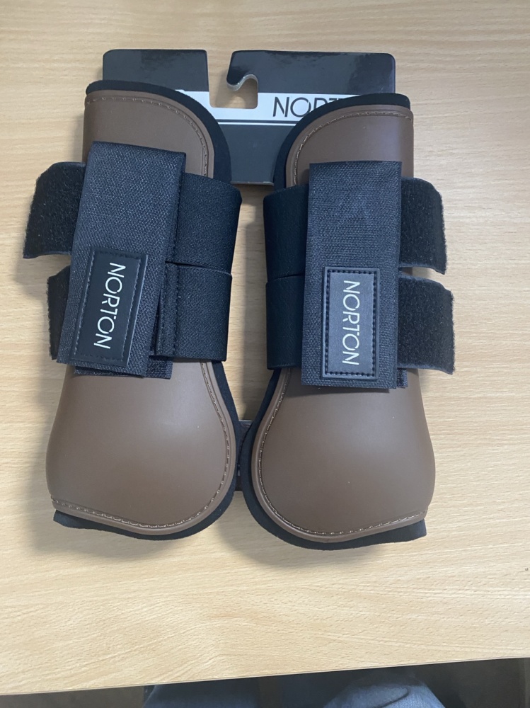 Norton Double Strapped Full Tendon Boot